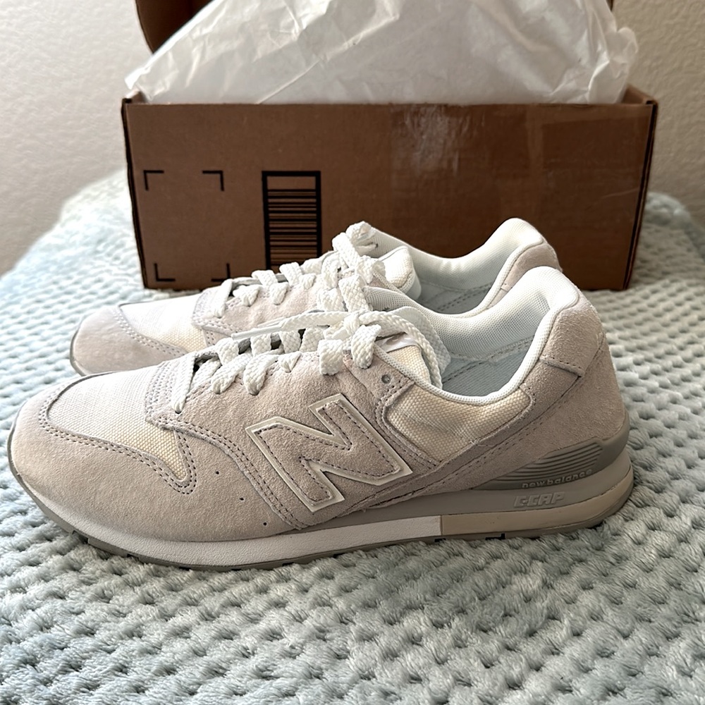 New Balance 996 Men's Size 7 Grey White Suede Running Shoes CM996TA2